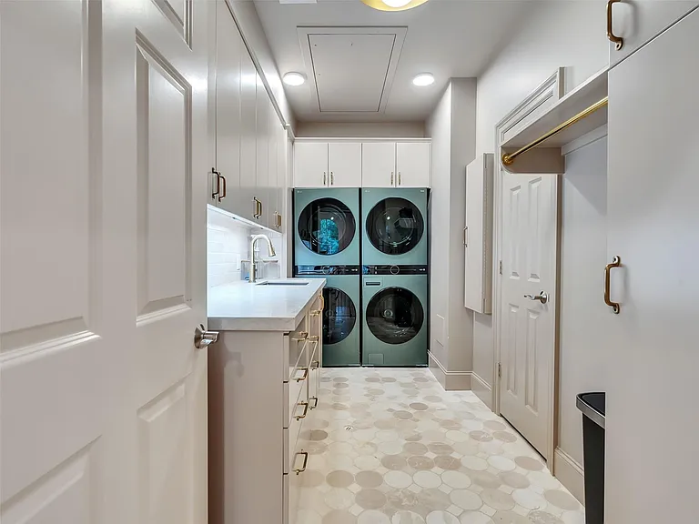 6608 Vanderbilt St — Photo 39