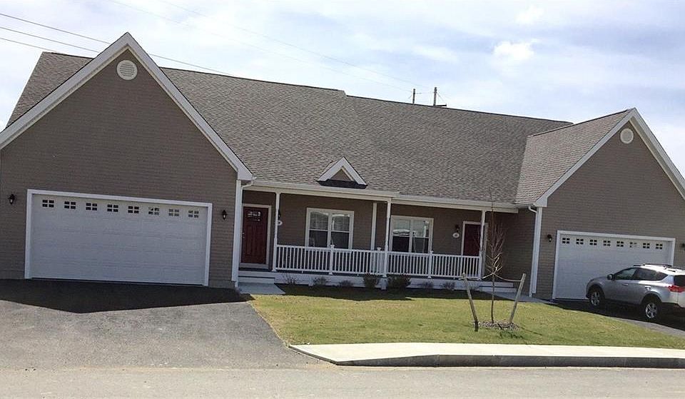 1st image of 8 Riverbank Dr