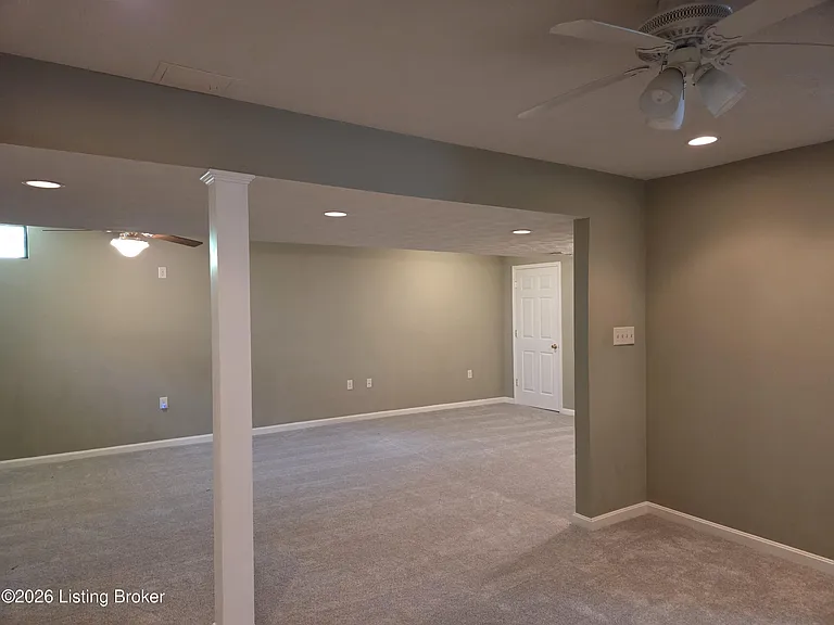 4204 Holly Tree Dr — Photo 28