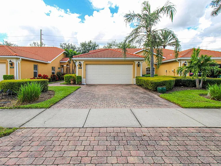 15077 Cortona Way — Photo 4