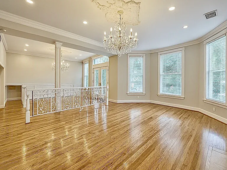 341 Beacon St #2F — Photo 3