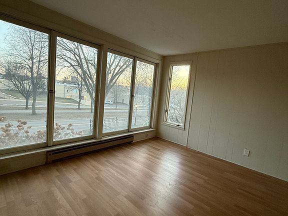 3rd image of 787 Wheelock Pkwy W