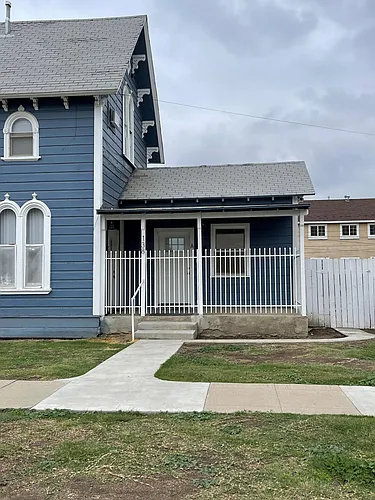 138 W Tulare Ave Photo 1
