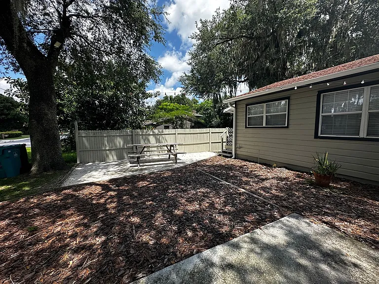 1309 E Harding St — Photo 28