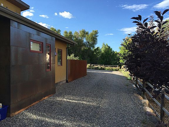 Driveway to Garage in rear