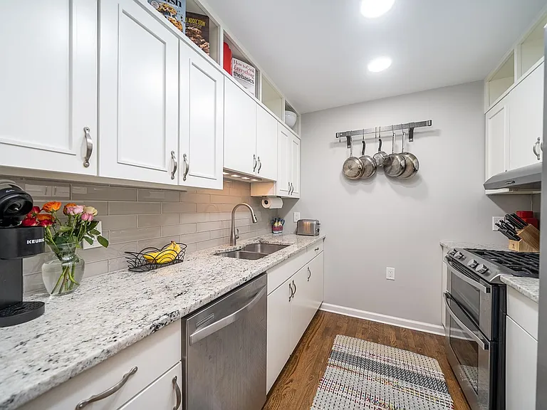 360 1st St #3 — Photo 11