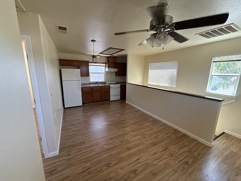 2404 Phoenix Way — Photo 2