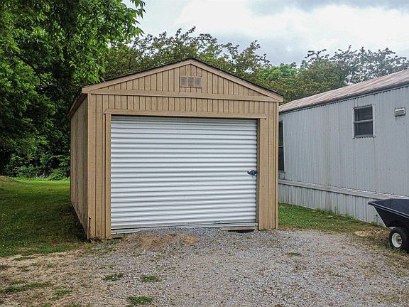 2nd image of 2115 County Road 1210