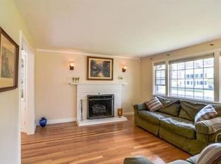 122 Norfolk St, Holliston, MA 01746