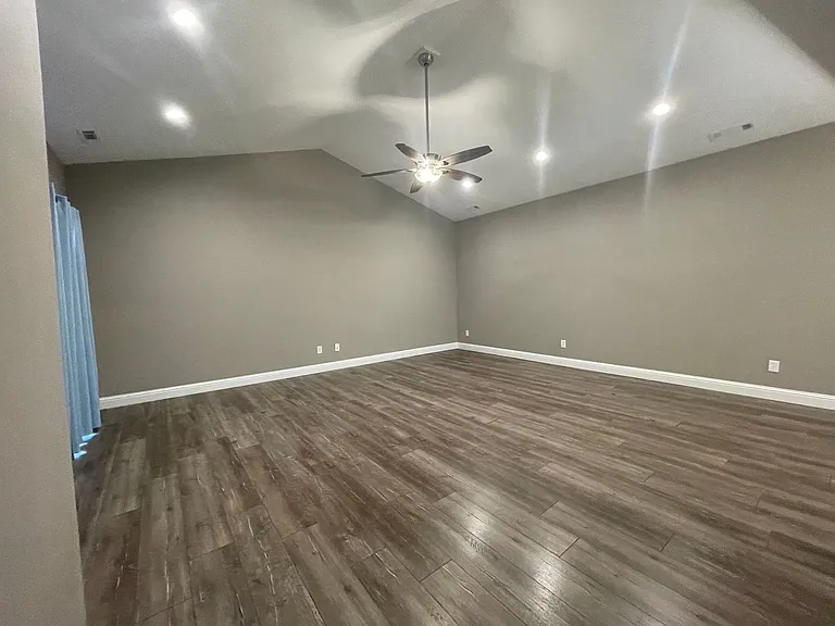 320 Deerfield Dr — Photo 7