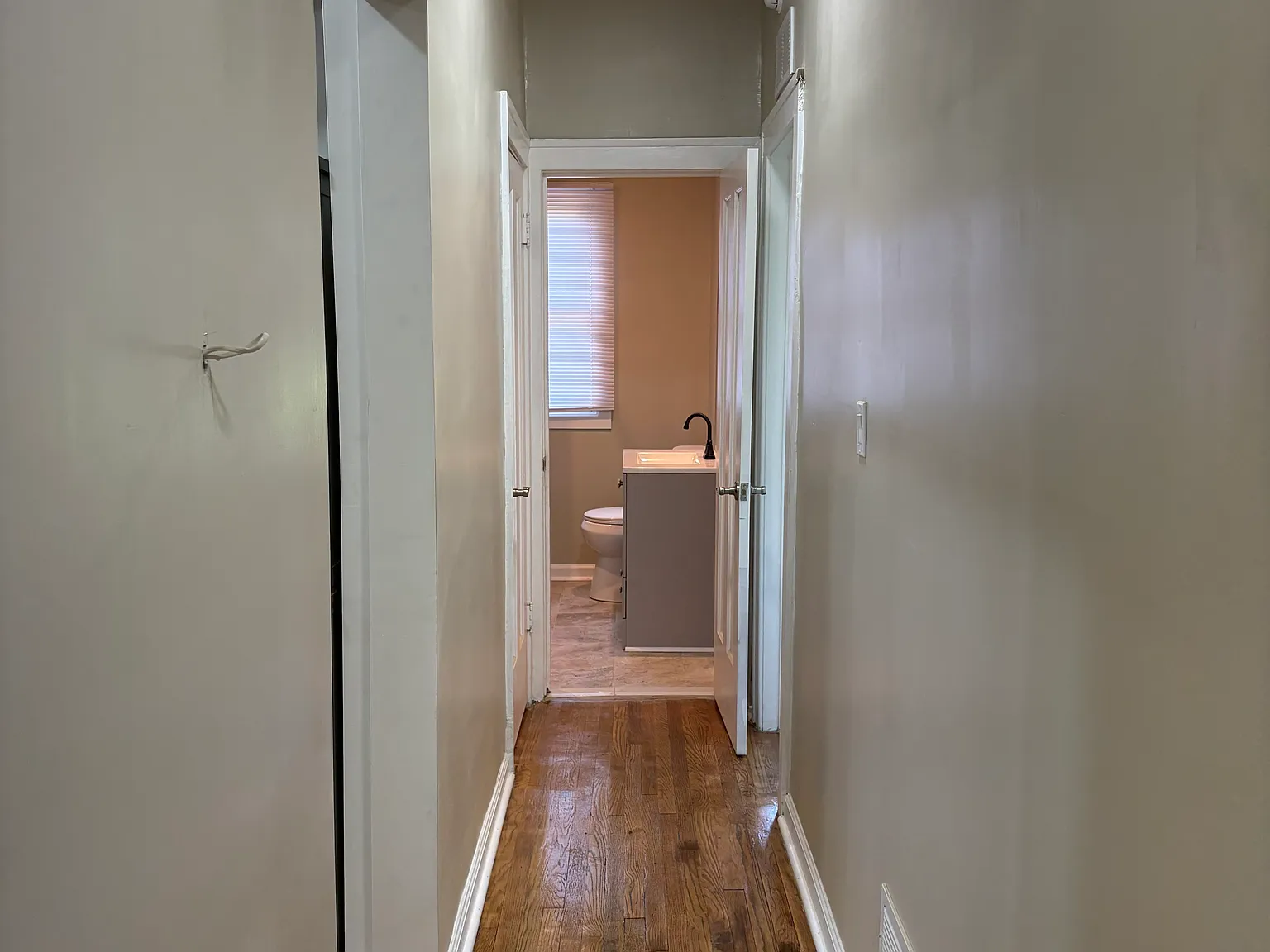 3 bed, 2900 sqft, $1,500 — Photo 2