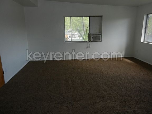 2nd image of 861 E Fairmont Cir