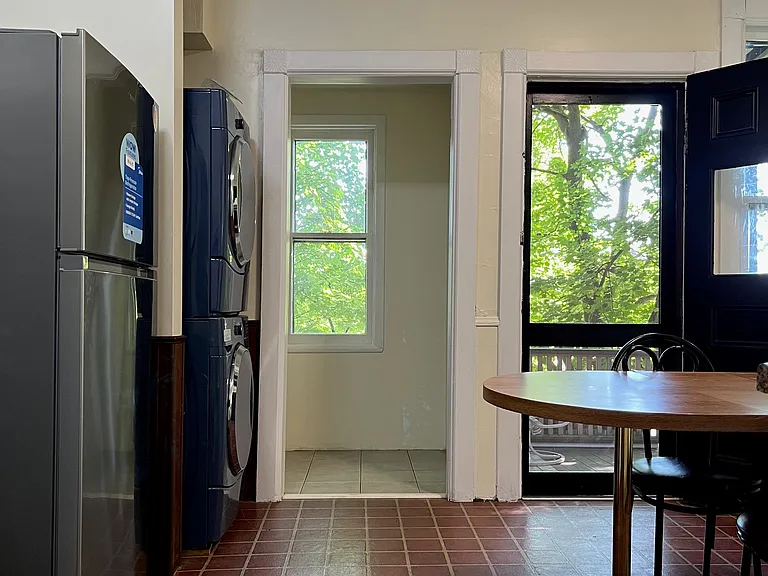 615 E State St #1 — Photo 7