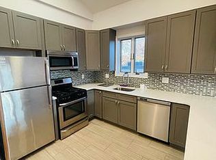 1817 25th Rd #3, Astoria, NY 11102