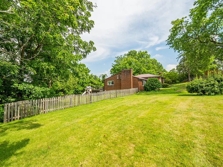 251 Franklin Dr — Photo 27