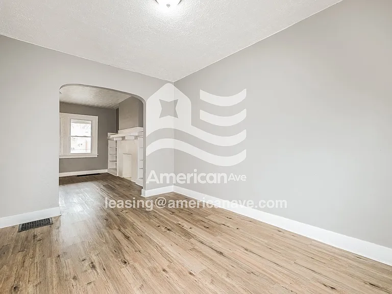 569458_006_dining_room_14387191.jpg