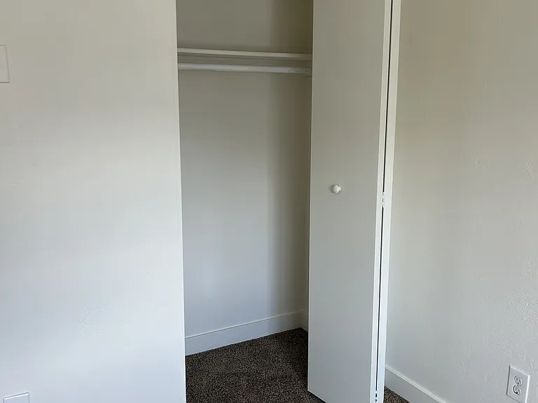256 E Center St — Photo 16