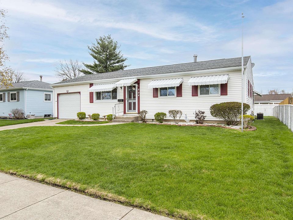 1st image of 604 E 15th St