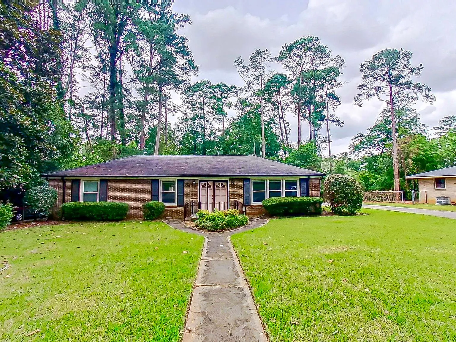 3 bed, 2.5 bath, 1886 sqft, $1,850 — Photo 1