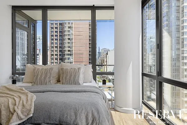 Rented by Reserve | media 27