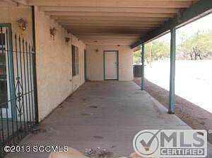 022-196395 Side Covered Patio