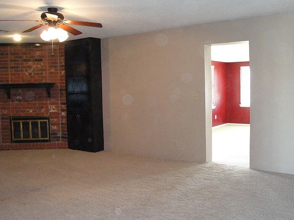 4th image of 2718 Franklin Dr