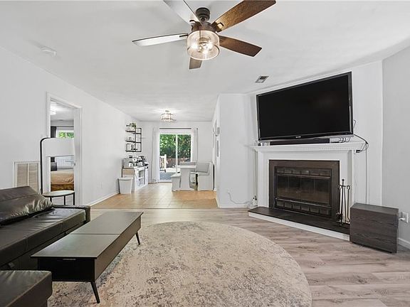 3rd image of 208 Terwillinger Rd