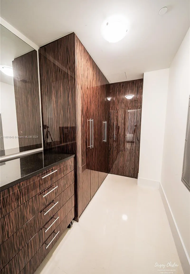 2 bed, 2.5 bath, 1685 sqft, $21,000 — Photo 4