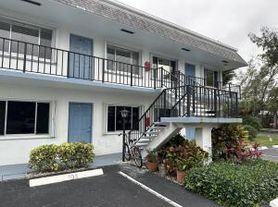2440 Lake Osborne Dr, Lake Worth, FL