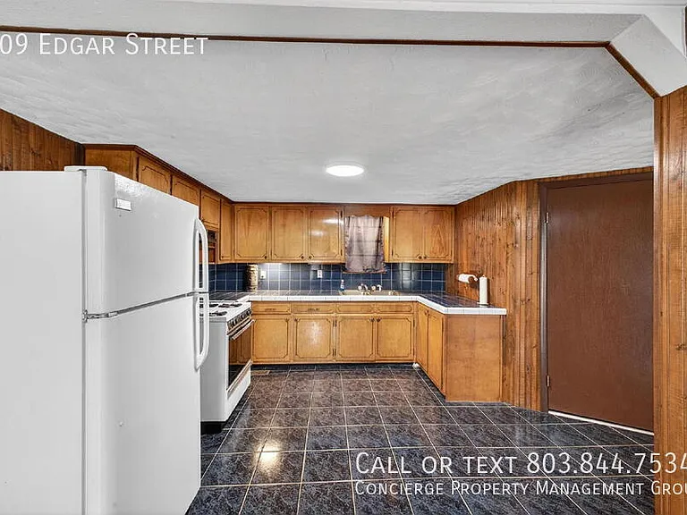 209 Edgar St — Photo 8
