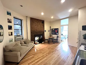 Rented by Best Apartments North Inc