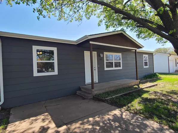 1015 N Park St, Wellington, KS 67152