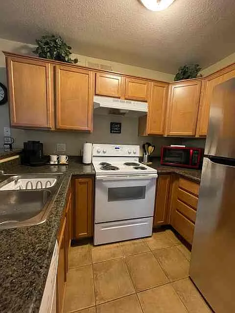 2 bed, 892 sqft, $1,700 — Photo 3