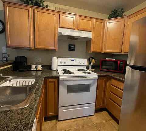 3rd image of 3145 E Flamingo Rd APT 1024
