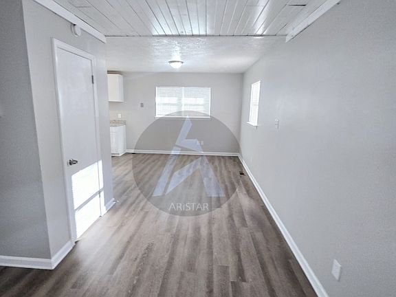 4th image of 2518 Ridgecrest Dr NW