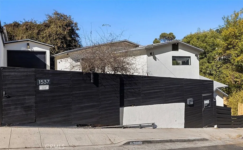1 bed, 1100 sqft, $4,100 — Photo 2