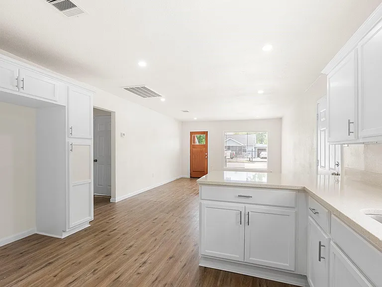 1309 Bragg St — Photo 19