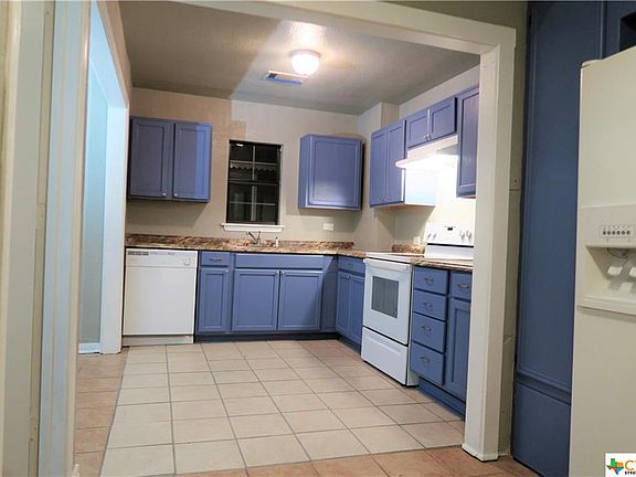 5th image of 1420 E Avenue B #B