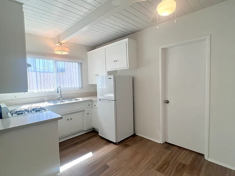 508 Hill Dr #10 — Photo 4