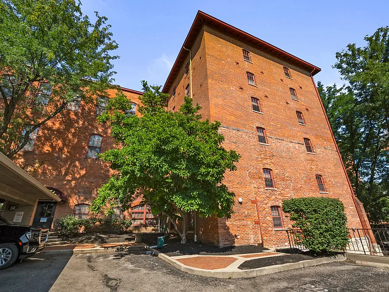 544 S Front St #315 — Photo 41