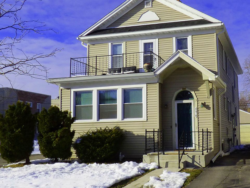 1st image of 176 Nassau Ave