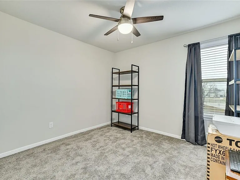 400 Lewisville Ln — Photo 20