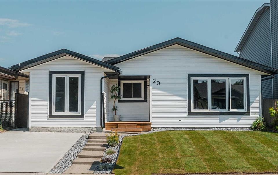 1st image of 20 S Castlegrove Way NE