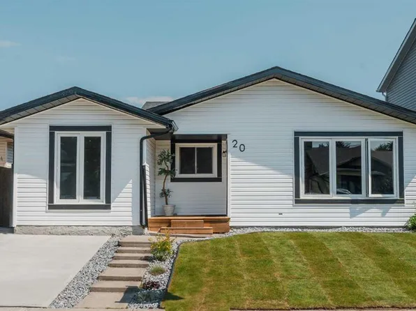 20 S Castlegrove Way NE, Calgary, AB T3J 1T7
