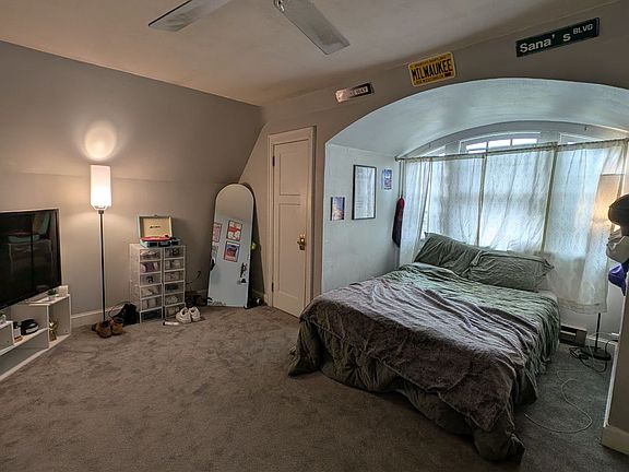 Primary bedroom with plenty of space