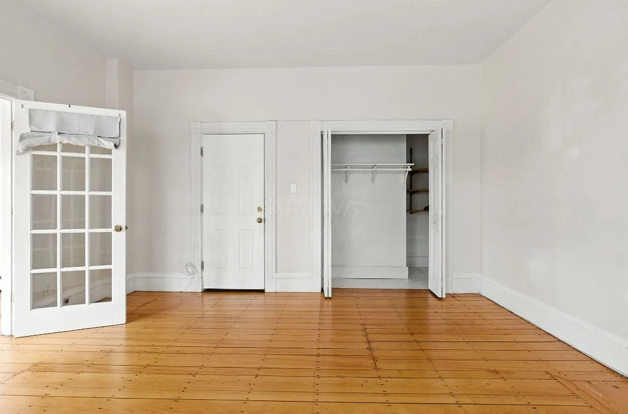 Ball Square area, 3 bedroom, 2 bathroom apartment — Photo 1