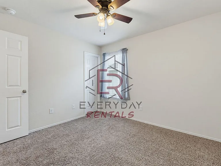 9506 Malkier Dr — Photo 12
