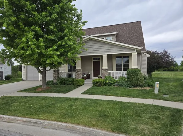 2843 Piccadilly Sq, Ames, IA 50010