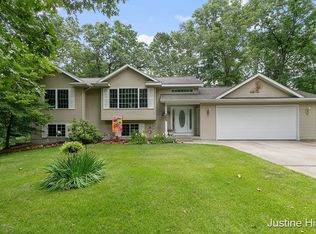 3360 Shorecrest Dr, Pierson, MI 49339