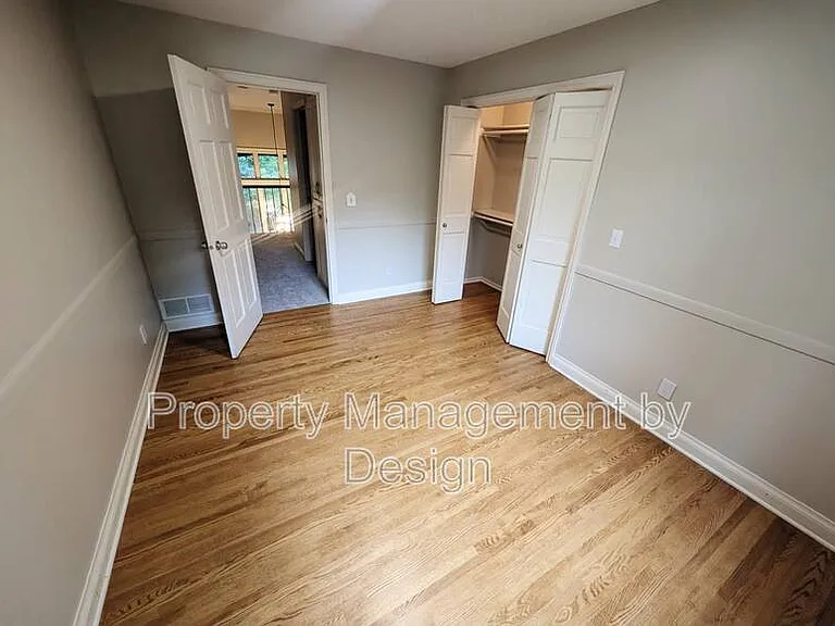921 Vineland Ct — Photo 21